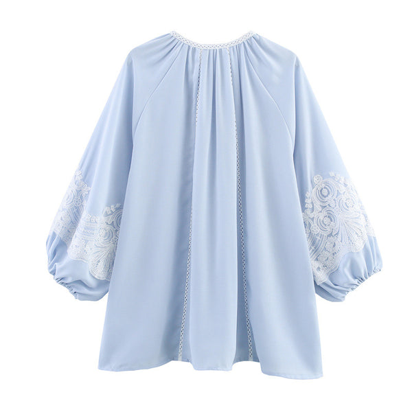 Blusa Elegante con Encaje y Mangas Linterna