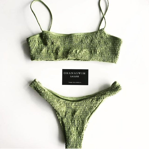 Bikini Triangular con Pliegues - Conjunto de Dos Piezas