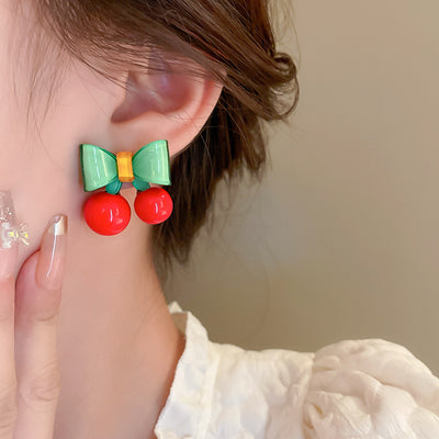 Aretes de Plata con Moño y Cerezas en Contraste de Colores - Image 8