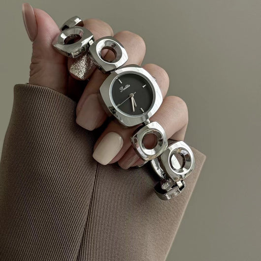 Reloj Pulsera Dorado Calado Moderno para Mujer - Image 3