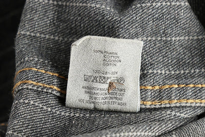 Camisa Denim Retro Británica a Rayas Negras y Grises para Hombre - Image 7