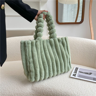 Bolso de Hombro Amplio con Capacidad Grande y Diseño Moderno en Peluche - Image 9