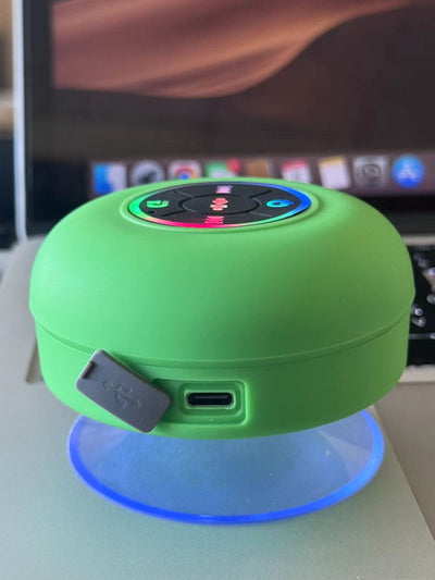 Parlante Bluetooth Impermeable con Ventosa Extragrande y Luz LED - Image 15