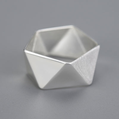Anillo Ajustable de Plata S925 con Diseño Geométrico Facetado para Mujer - Image 2