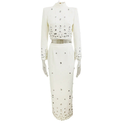 Conjunto Elegante con Top Corto y Falda Larga - Detalles de Diamantes y Abalorios - Image 5