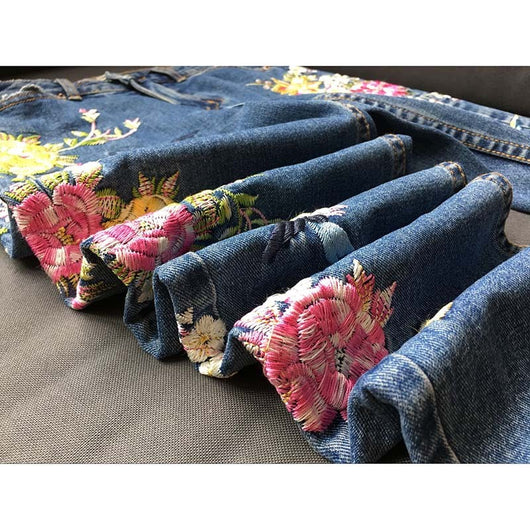 Jeans Talle Alto Slim Fit Rectos con Bordados Delanteros y Traseros - Image 9
