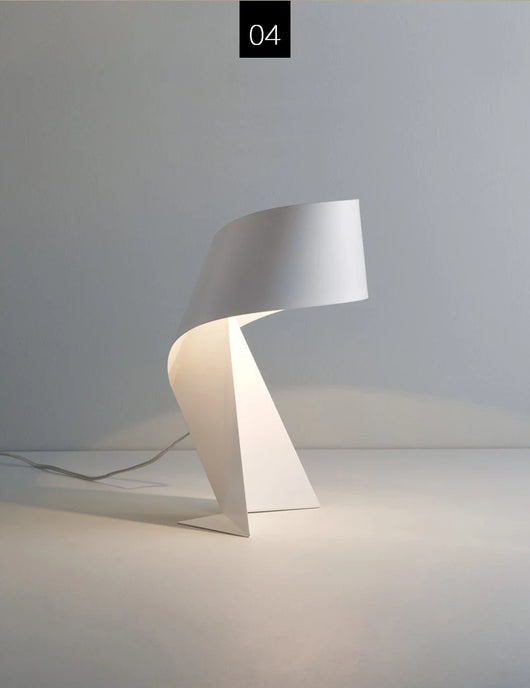 Lámpara Origami Blanco y Negro - Diseño Minimalista de Estudio - Image 11