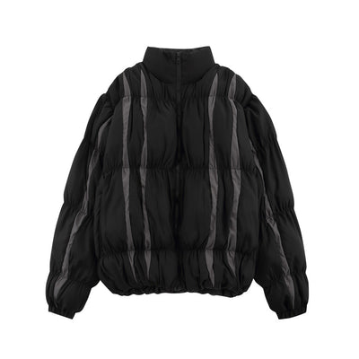 Abrigo Tipo Pan con Cuello Alzado y Costuras Plisadas en Contraste de Rayas para Hombre - Image 2