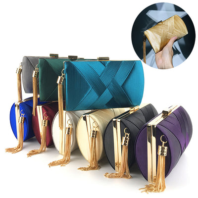 Bolso de Noche Elegante con Cierre Diamante Trenzado y Flecos Metálicos