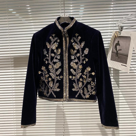 Traje de Terciopelo con Bordado de Lentejuelas y Hojas - Image 8