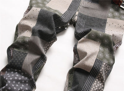 Jeans Straight Leg Estilo Urbano con Parches Estampados y Costuras Decorativas - Image 6