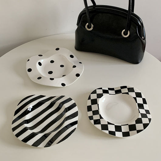 Plato Postre Porcelana Onda Puntos y Rayas Diseño Irregular - Image 8