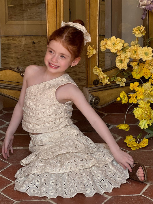 Vestido Pastel con Hombreras Oblicuas y Bordados de Verano - Image 19