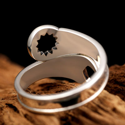 Anillo de Plata 925 Estilo Tailandés Masculino con Diseño de Llave Inglesa - Image 7