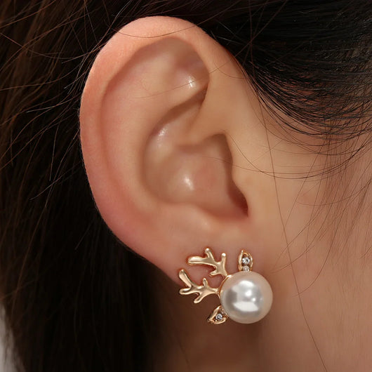 Aretes Navideños de Perla con Astas de Reno - Image 9