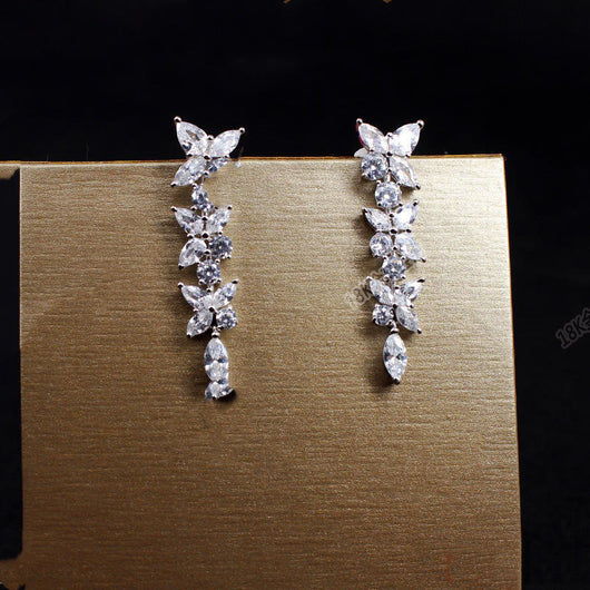 Aretes de Oro Blanco 18k con Moissanita - Fila de Diamantes - Image 9