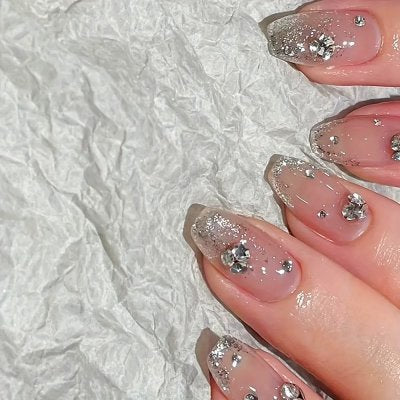 Set de 24 Uñas Postizas con Diseños de Mariposas, Flores y Estampado Vaca con Cristales - Image 40