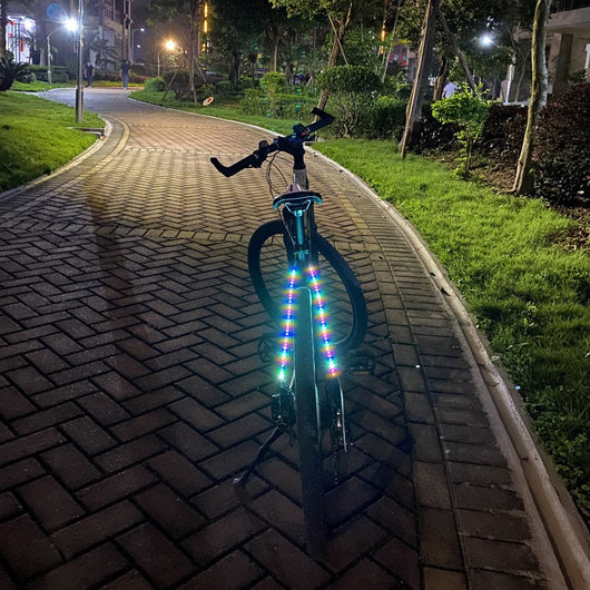 Luz Trasera de Seguridad para Bicicleta con Soporte de Decoración - Image 2