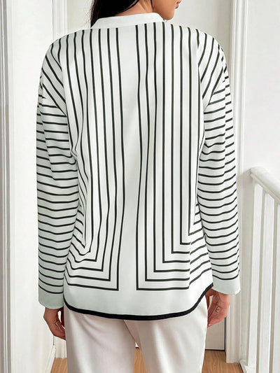 Blusa Rayada Estampada con Contraste de Colores y Botones Simples - Image 17