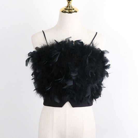 Camiseta de Verano con Escote Envolvente y Detalles de Plumas