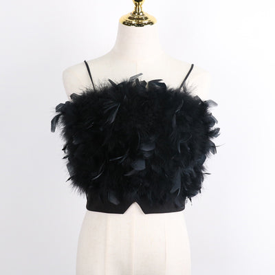 Camiseta de Verano con Escote Envolvente y Detalles de Plumas