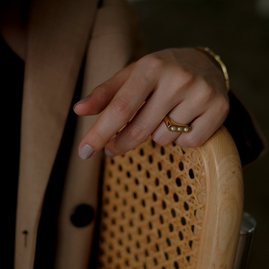 Anillo de Perla Geométrico Minimalista para Mujer - Image 4