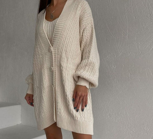 Conjunto Elegante: Blazer Monopecho y Vestido Suéter Camisola