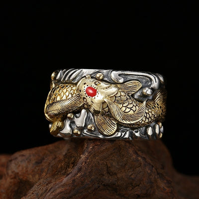 Anillo de Plata Esterlina para Hombre con Diseño Koi Ancho - Image 9