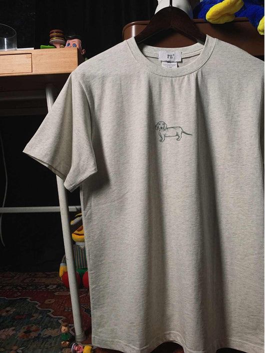 Camiseta Casual Gris Perro Salchicha Diseño Neutro Americana - Image 3