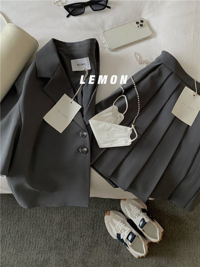 Blazer Corto Plisado con Falda - Elegancia y Temperamento - Image 9