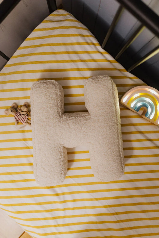 Almohada de Letras en Lana Merino para Niños - Comodidad y Descanso Suave - Image 39