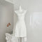 Vestido Falda Blanco con Diseño Calado y Escote Abierto