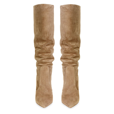 Botas Stiletto Café de Gamuza con Punta Aguda y Caña Media - Image 11