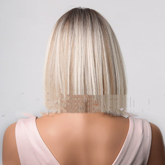 Peluca Corta Degradada Blanca - Cabello Liso a la Altura del Hombro - Image 3