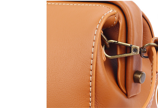 Bolsa Mensajera de Cuero para Mujer - Diseño Minimalista - Image 9