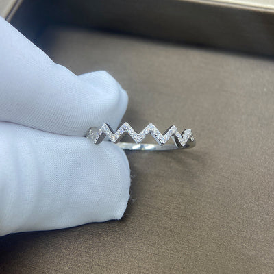 Anillo Ajustable con Patrón de Ondas y Circones Incrustados - Image 8