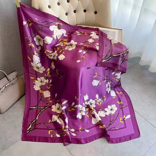 Pañuelo de Seda Estampado Exótico Multiusos - Image 4