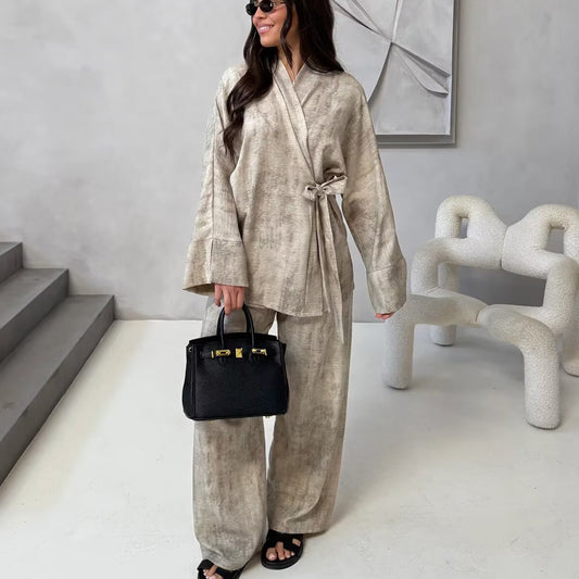 Conjunto de Dos Piezas: Blusa Bordada y Pantalón Pierna Ancha