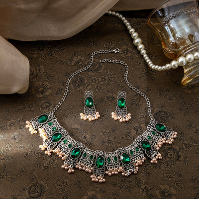 Aretes Esmeralda Vintage Estilo Étnico con Borlas y Cuentas Cuadradas - Image 3