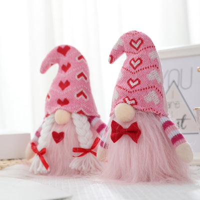 Muñeca Decorativa Sin Rostro de Punto con Corazón para San Valentín - Image 6