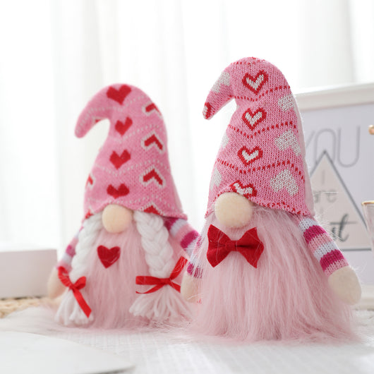 Muñeca Decorativa Sin Rostro de Punto con Corazón para San Valentín - Image 6