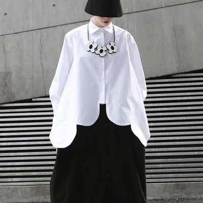 Blusa Blanca Oversize con Bajo Irregular para Mujer - Image 3