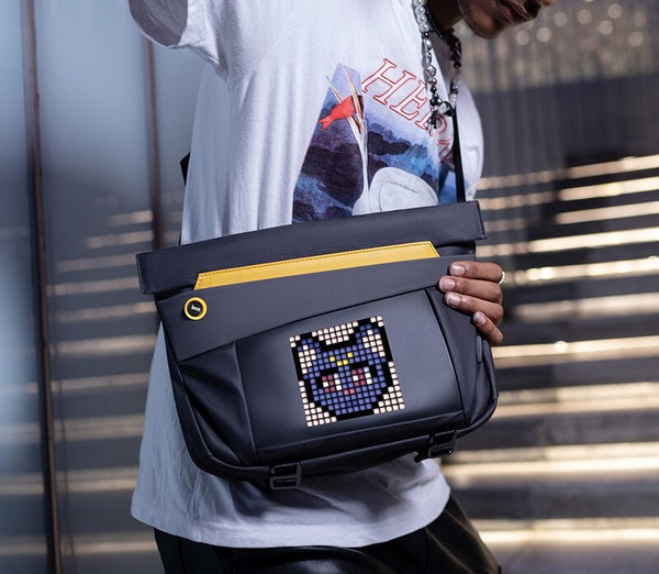 Bolsa Diagonal de Protección para Tablet con Diseño LED Pixel