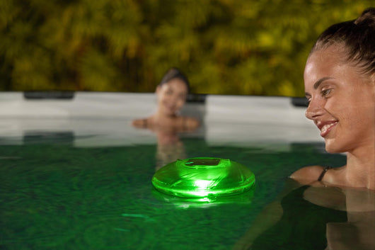 Luz Solar Flotante para Piscina - Iluminación Exterior Automática - Image 7