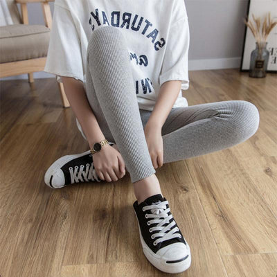 Pantalones Grises con Cintura Elástica y Detalles Cosidos - Image 11