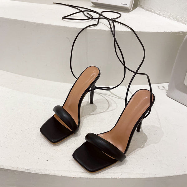 Tacones Stiletto con Punta Cuadrada y Tira al Tobillo