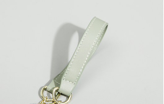 Bolso Mensajero de Cadena Dorada para Mujer - Versátil y Moderno - Image 17