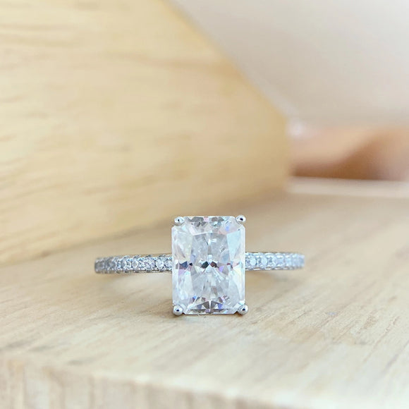 Anillo de Plata 925 con Moissanita Rectangular de 2 Quilates