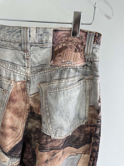 Pantalón Denim Ancho Vintage con Costuras Teñidas y Detalles Rotos - Image 16