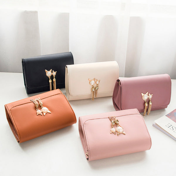 Bolso Bandolera Cuadrado con Flecos y Hombro Asimétrico